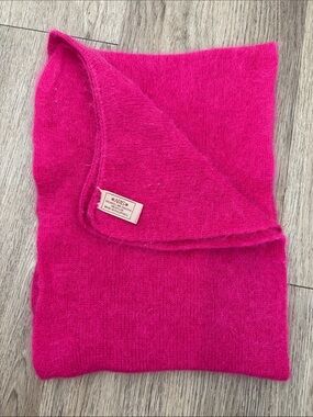 Aris Bright Fuchsia Pink Soft Wool/Angora Blend Knit Scarf